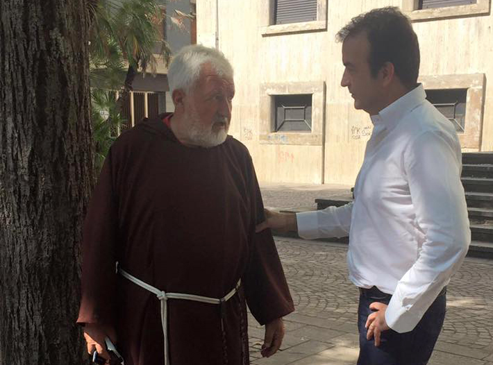 Padre Fedele torna dai luoghi del sisma e porta messaggio del sindaco di Amatrice ad Occhiuto