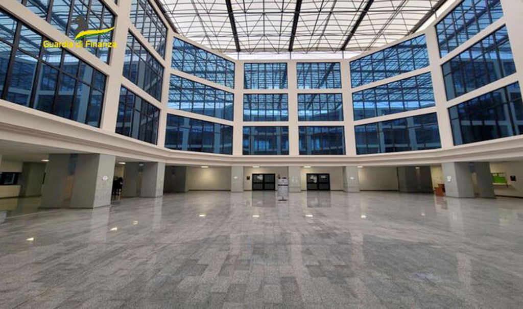 Irregolarità in lavori Palagiustizia Vibo, sequestrati beni