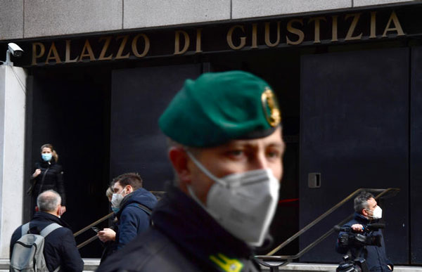 Fatture false per 2 milioni, sequestro di 760mila euro anche a imprese di Crotone e Catanzaro