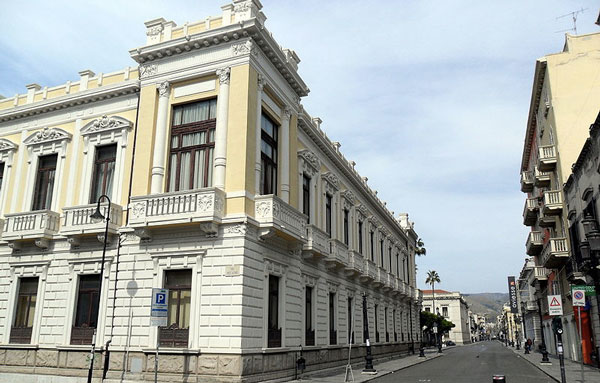 palazzo-provincia-reggio.jpg