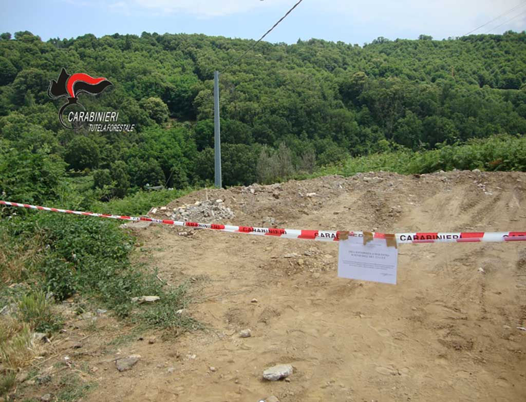 Lavori e gestione rifiuti irregolari nel catanzarese, tre denunce