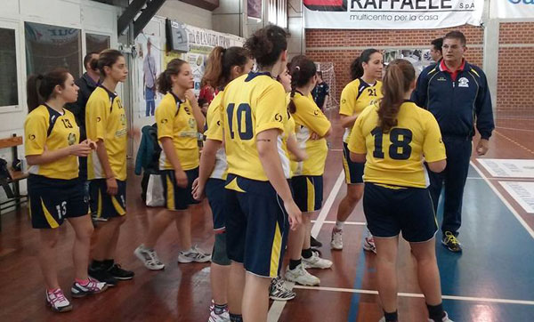 Campionato femminile pallamano, Lamezia Badolato finisce 30-37
