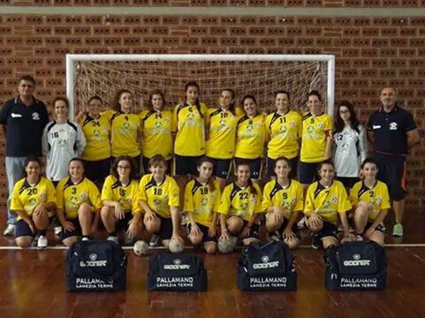 Pallamano Lamezia sconfitta ai rigori dalle reggine, fuori dal campionato A2