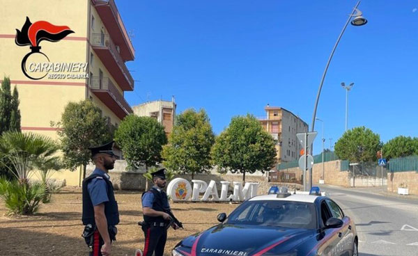 Telefona ai carabinieri minacciando di morte l'ex compagno a Palmi, arrestato 
