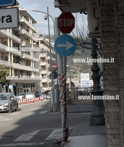 palo-e-segnaletica-via-leonardo-da-vinci.jpg