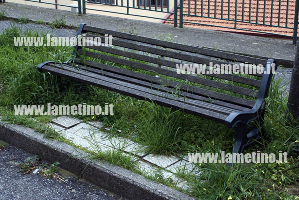 panchina-via-cavanova.jpg