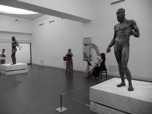 L’esibizione dell’arpista lametina Paola Testa al museo di Reggio Calabria