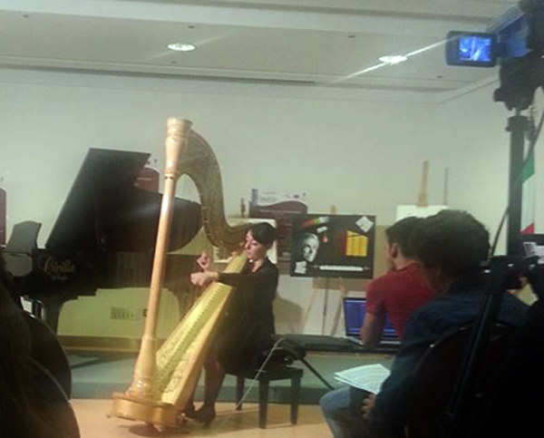 Lamezia: Musica, l’arpista Paola Testa vincitrice di premi nel Salento
