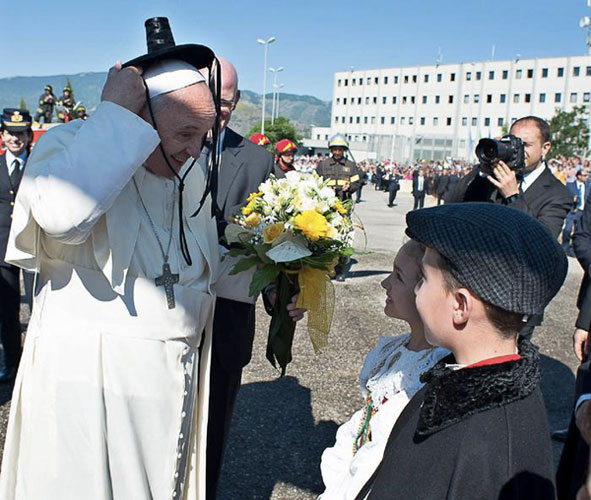 papa-cassano-bambini-2014.jpg