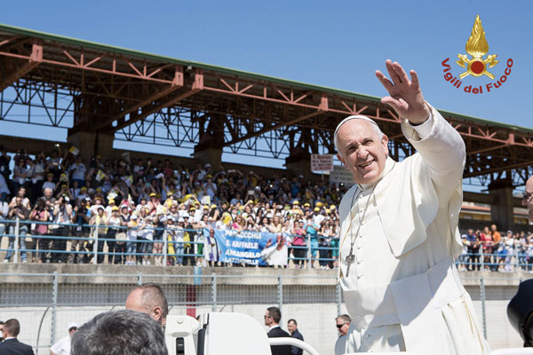 papa-e-incontro-vigili--3.jpg