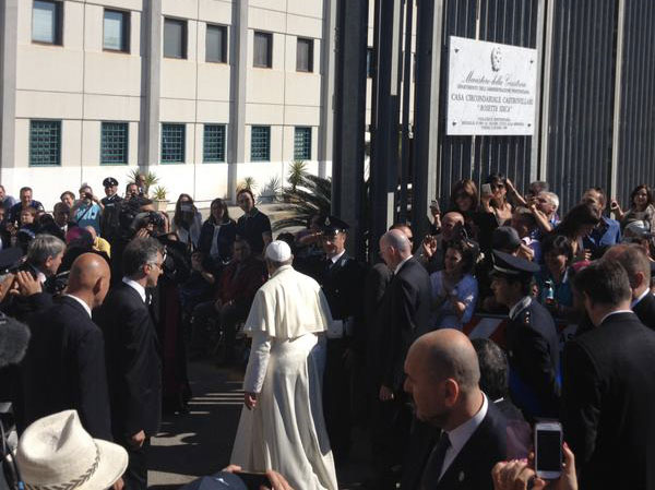 papa-francesco-visita-carcere-castrovillari.jpg