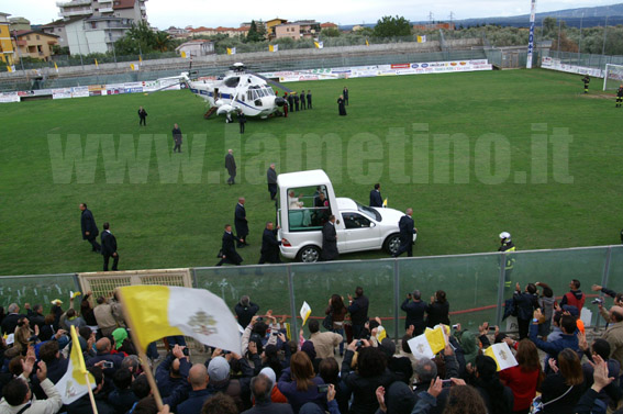 papa_stadio_lamezia_bis_elicotetro