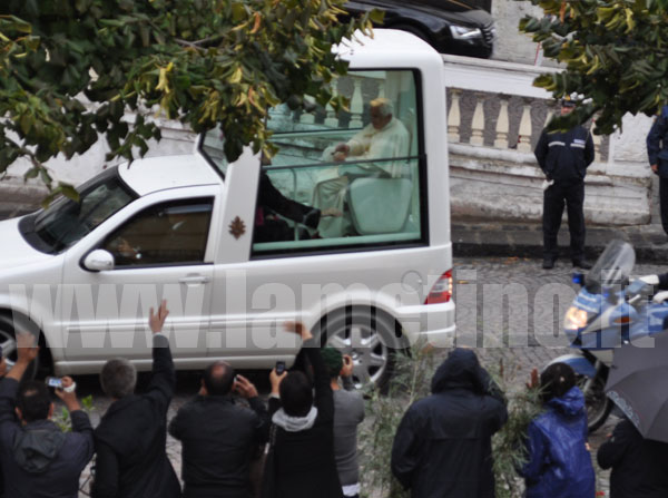 Lamezia, visita Papa: Benedetto XVI saluta la città