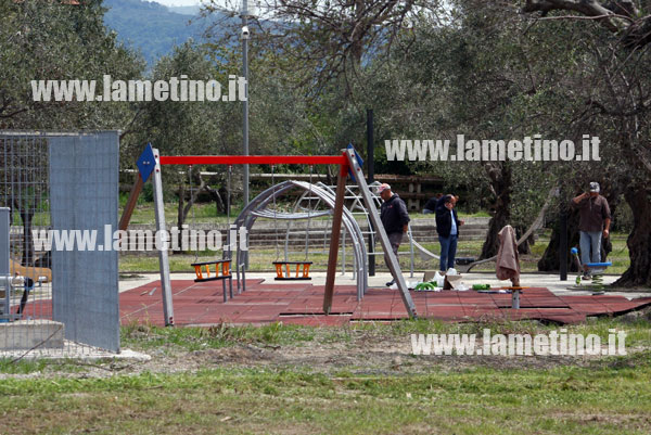 parco-25-aprile-sistemazione-rea-giochi-bis.jpg