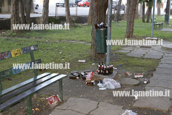 Lamezia: Degrado nelle aree verdi. E spuntano anche scatole di metadone
