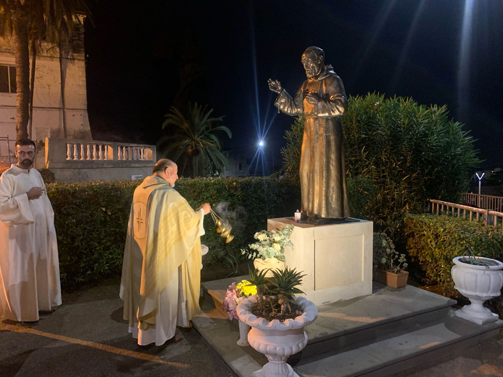 pare-san-pio-lamezia_1016e.jpg