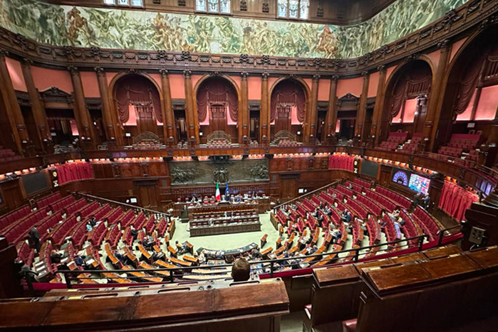Il Parlamento va in ferie, la classifica dei più presenti e assenti tra deputati e senatori calabresi