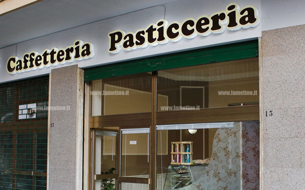Lamezia, riapre pasticceria dopo intimidazione del 2011