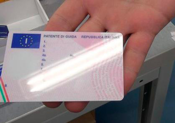 Aumento Iva e rincari sulle patenti, autoscuole in rivolta anche a Lamezia
