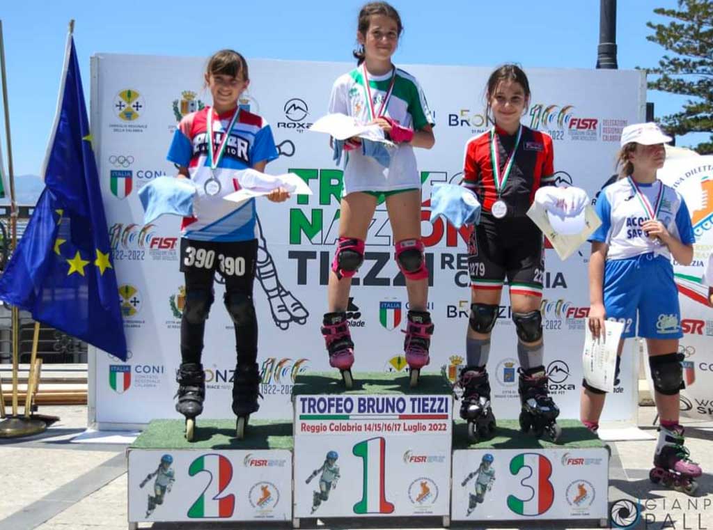 Alessia, la piccola campionessa lametina di pattinaggio freestyle: già tre volte sul podio più alto