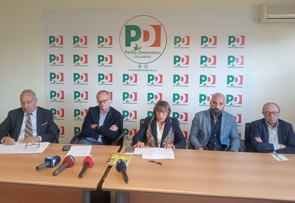 Incontro del gruppo Pd a Lamezia: "Occhiuto faccia chiarezza sui crediti facili alle Asp"