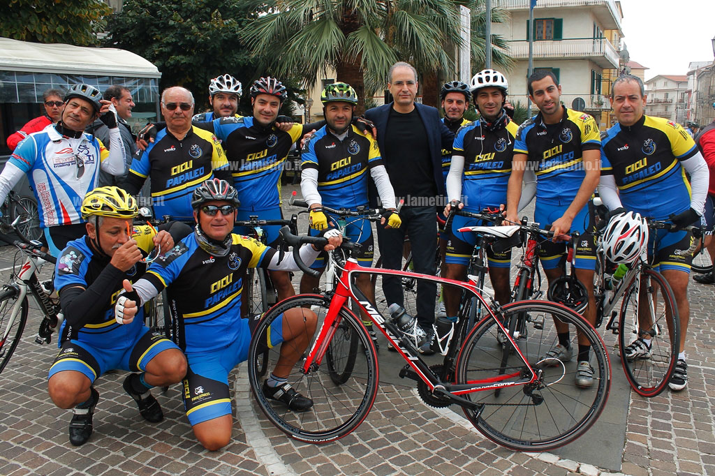Lamezia: pedalata per la sicurezza in memoria degli 8 ciclisti