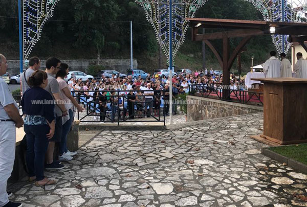 Lamezia, si rinnova anche quest'anno il tradizionale pellegrinaggio all'alba dei fedeli al Santuario di Dipodi