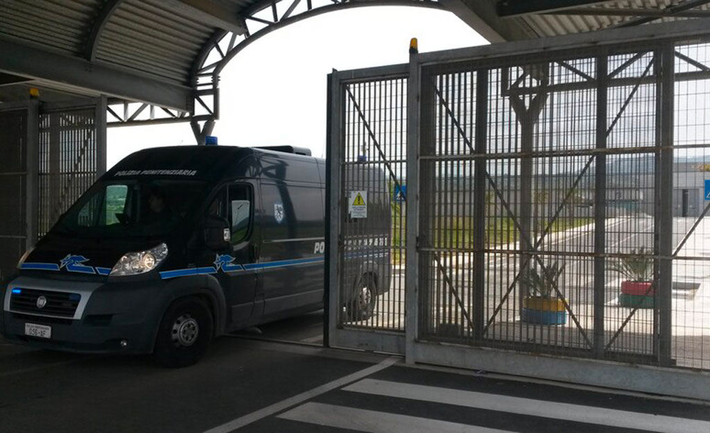 In carcere Reggio Calabria aggrediti medico e agente polizia penitenziaria