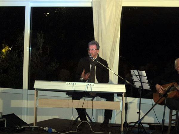 Concerto Peppe Fonte conclude convegno avvocati a Catanzaro 
