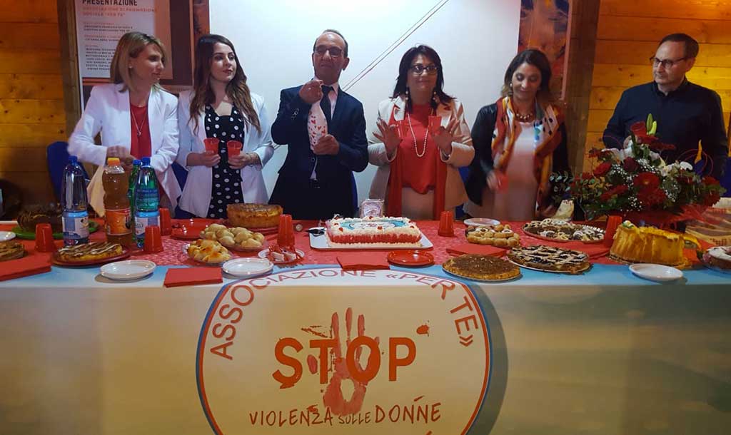 Presentata l’Associazione di promozione sociale  “PER TE – Stop violenza sulle donne Lamezia Terme” 