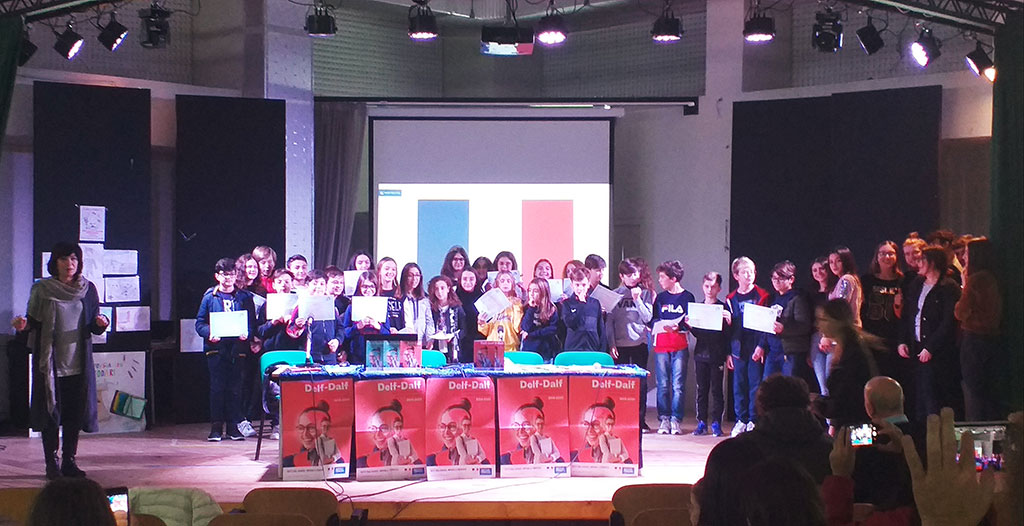 Lamezia, consegnati diplomi certificazioni linguistiche europee Delf di lingua francese all’Ic “Perri – Pitagora”