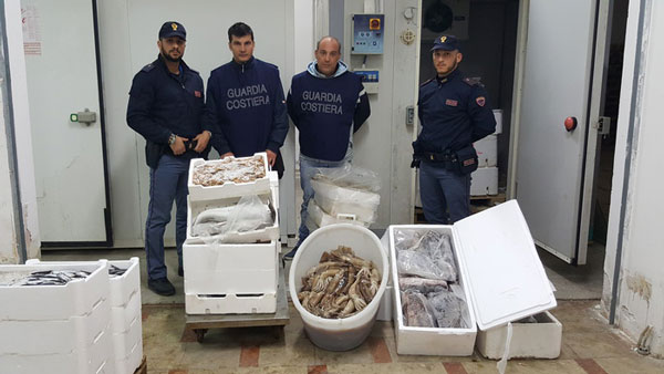 Sequestrati a Gioia Tauro quattro quintali pesce avariato