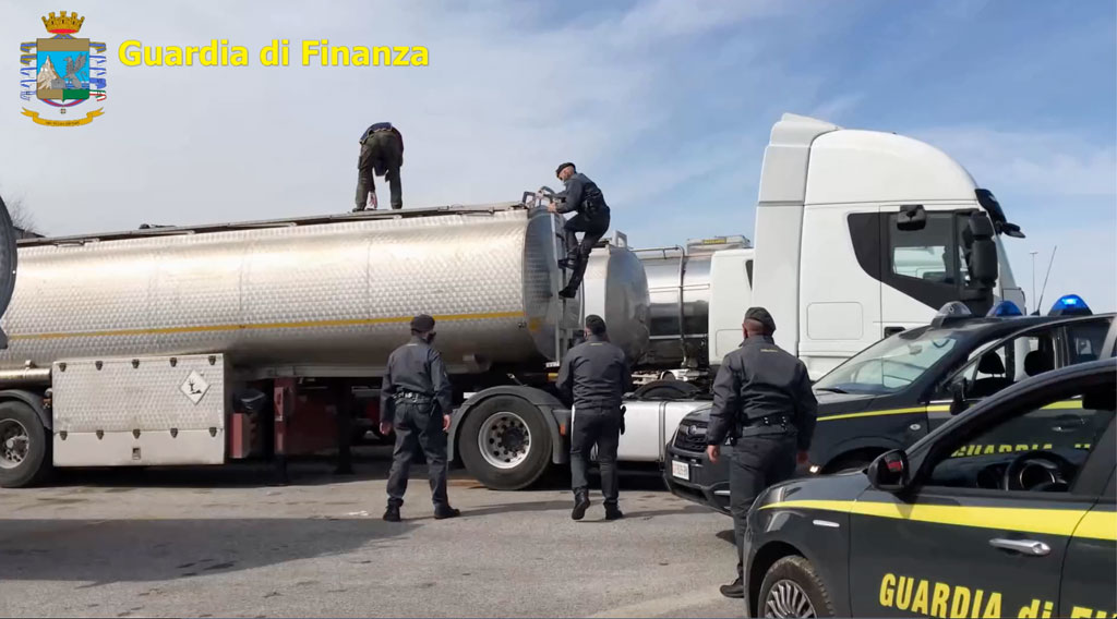 'Ndrangheta, processo "Petrolmafie" in abbreviato: 18 condanne e 3 assoluzioni