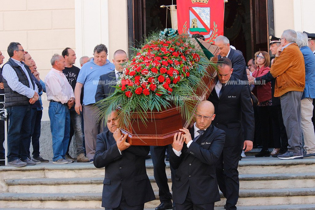 Lamezia, l’ultimo saluto al senatore Petronio