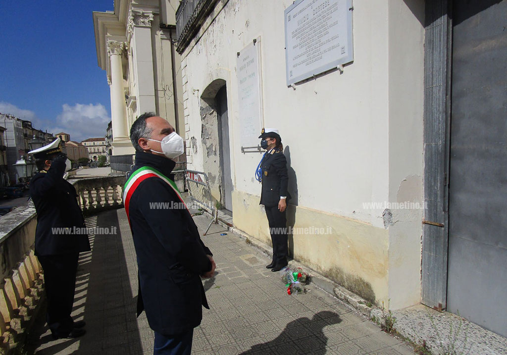 petruzza-cortese-25-aprile-202189108_087db.jpg
