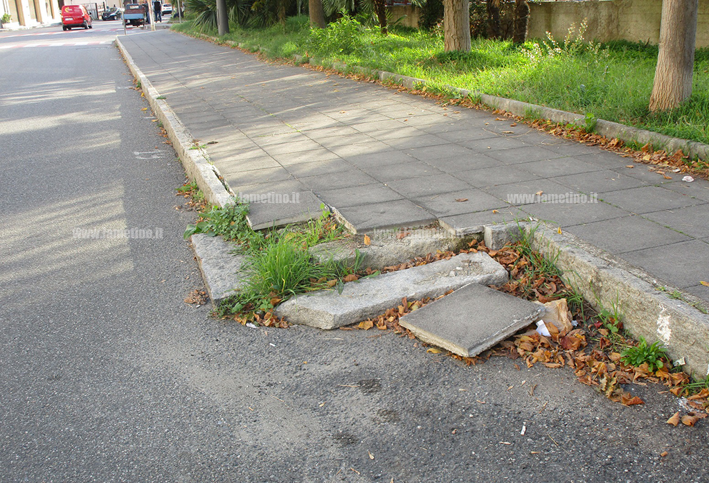 piazza-botticelli-sambiase-situazione-strade-112022_37f6c.jpg