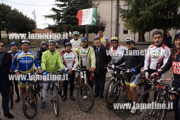 piazza-cinque-dicembre-sindaco--ciclisti