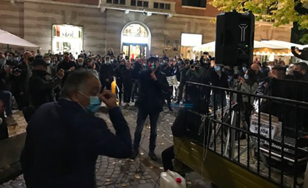 Dpcm, a Cosenza in piazza associazioni e commercianti