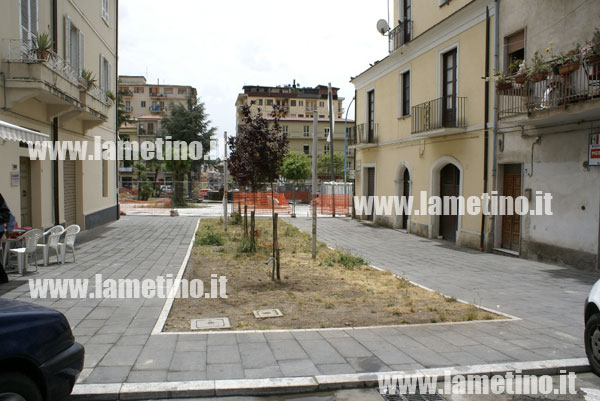 piazza-mazzini-via-toti.jpg