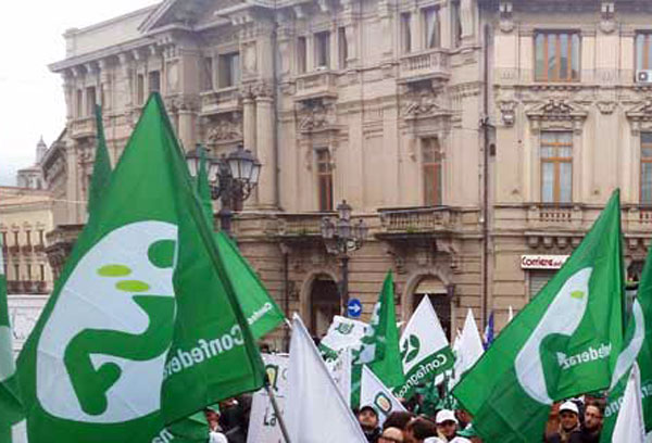 Agricoltura: protesta a Catanzaro, "Regione approvi ddl"