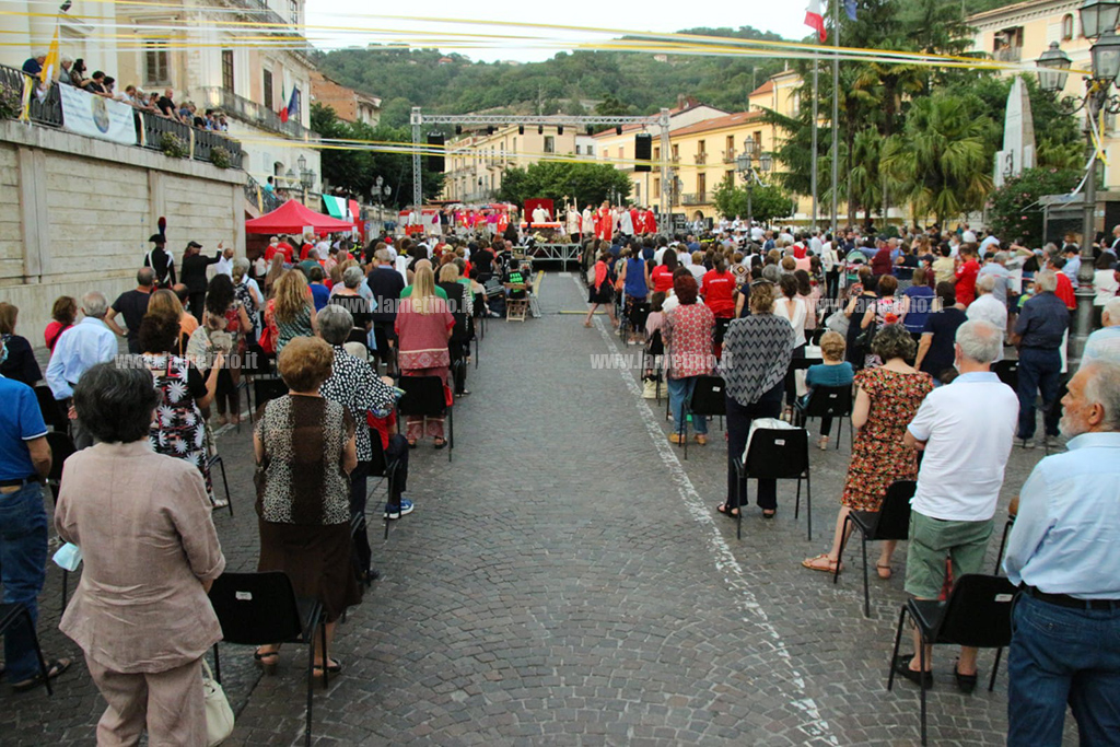 piazza-san-pietro-e-paolo-lamezia-20215c0_c5bde.jpg