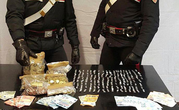 Gestivano piazza di spaccio a Reggio Calabria, 3 arresti