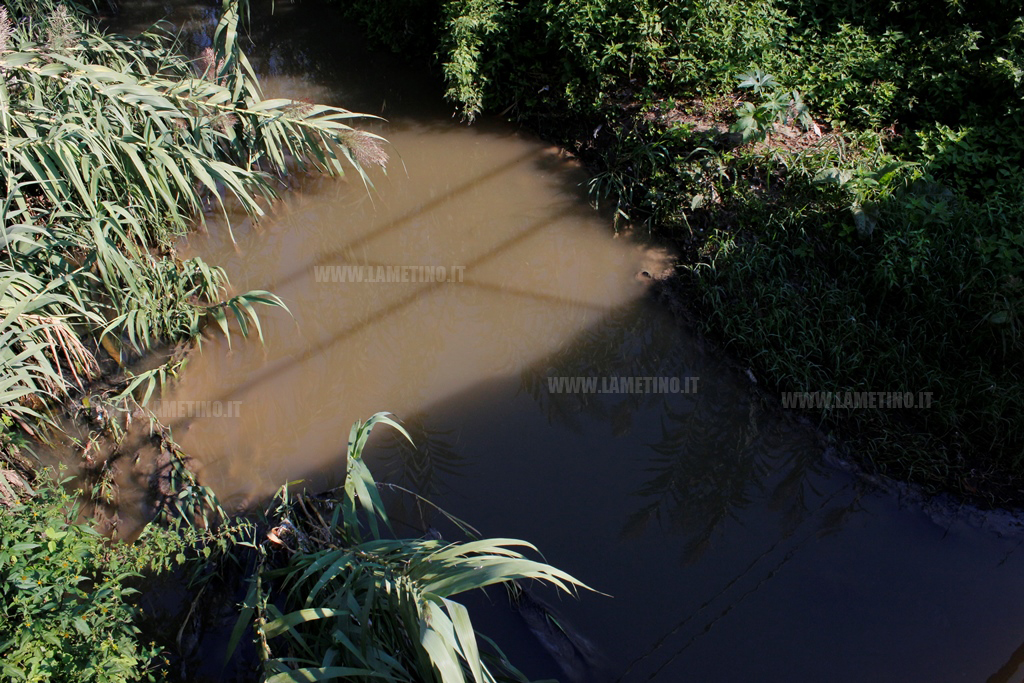 Lamezia, acque del torrente Canne sporche e maleodoranti