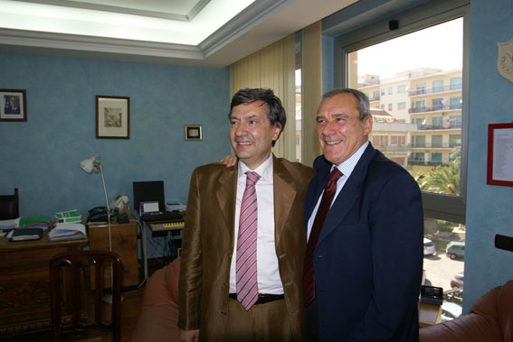 Lamezia, Piero Grasso: “Sono qui per puntare i riflettori su Lamezia e perché c’è bisogno di risorse per combattere criminalità”