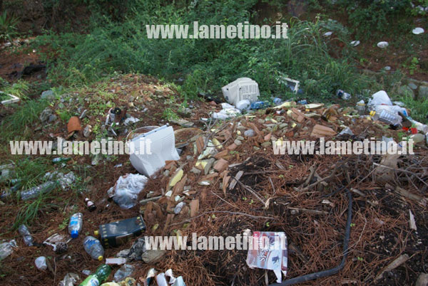 pineta-dosso-comuni-rifiuti-7.jpg