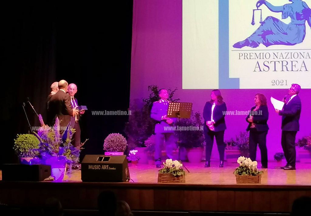 Lamezia, consegnati i riconoscimenti del ‘Premio Nazionale Astrea’ al Teatro Grandinetti