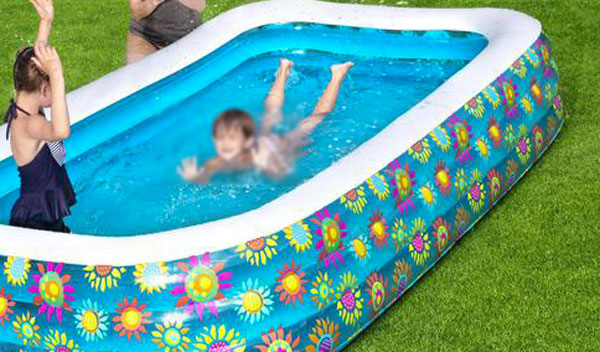 Vendevano piscine su finto sito web, decine di truffati. Indagine partita dopo denuncia imprenditore crotonese