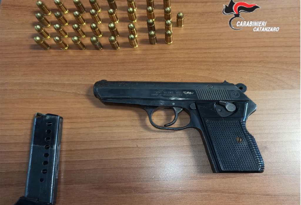pistola-czSenza-titolo-1.jpg