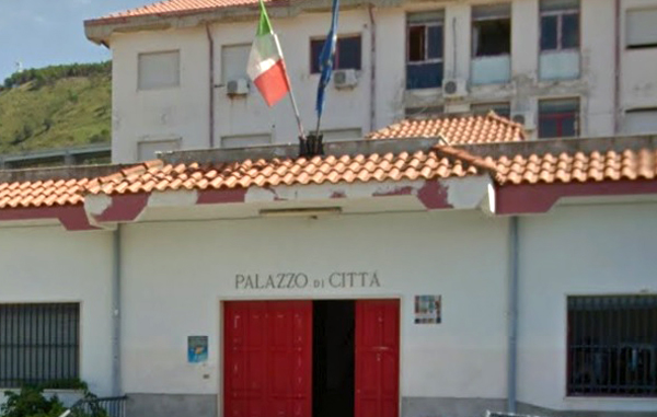 Furto in uffici municipio Pizzo, portata via una cassaforte con seimila euro 