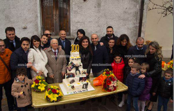 Grande festa per i 100 anni del signor Ferdinando Cimino: "Mi sento il padre di tutti voi platanesi" - VIDEO